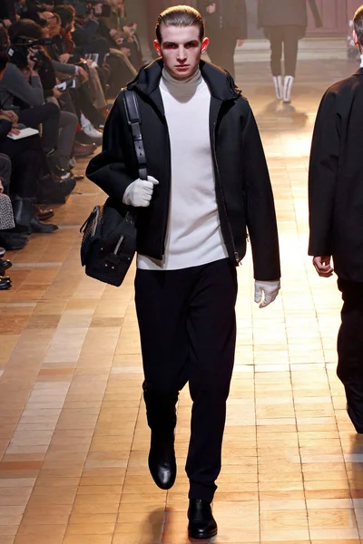 Look 17